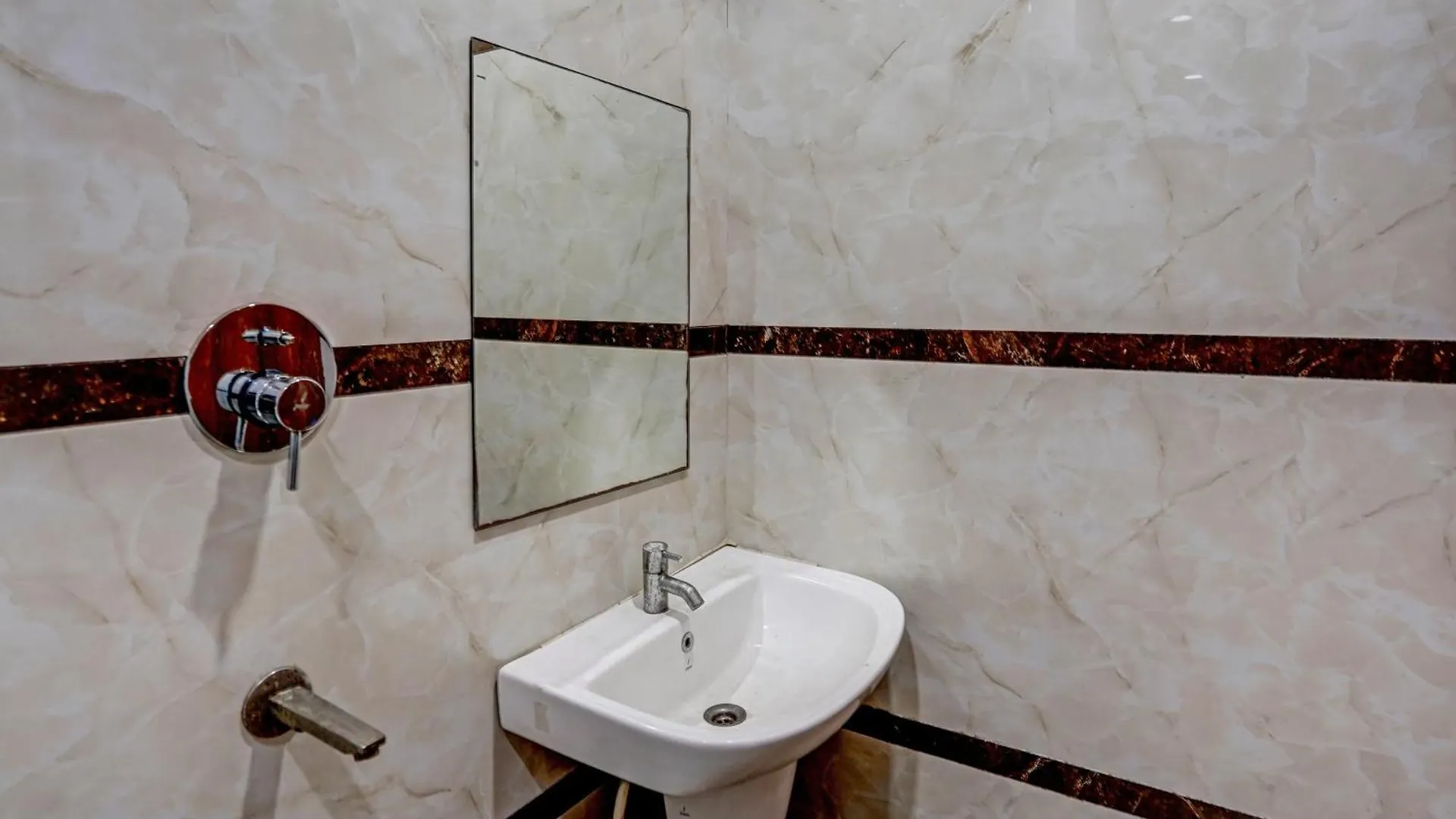 Hotel Hight Krone A Family Hotel Near Igi Airport Delhi Nové Dillí