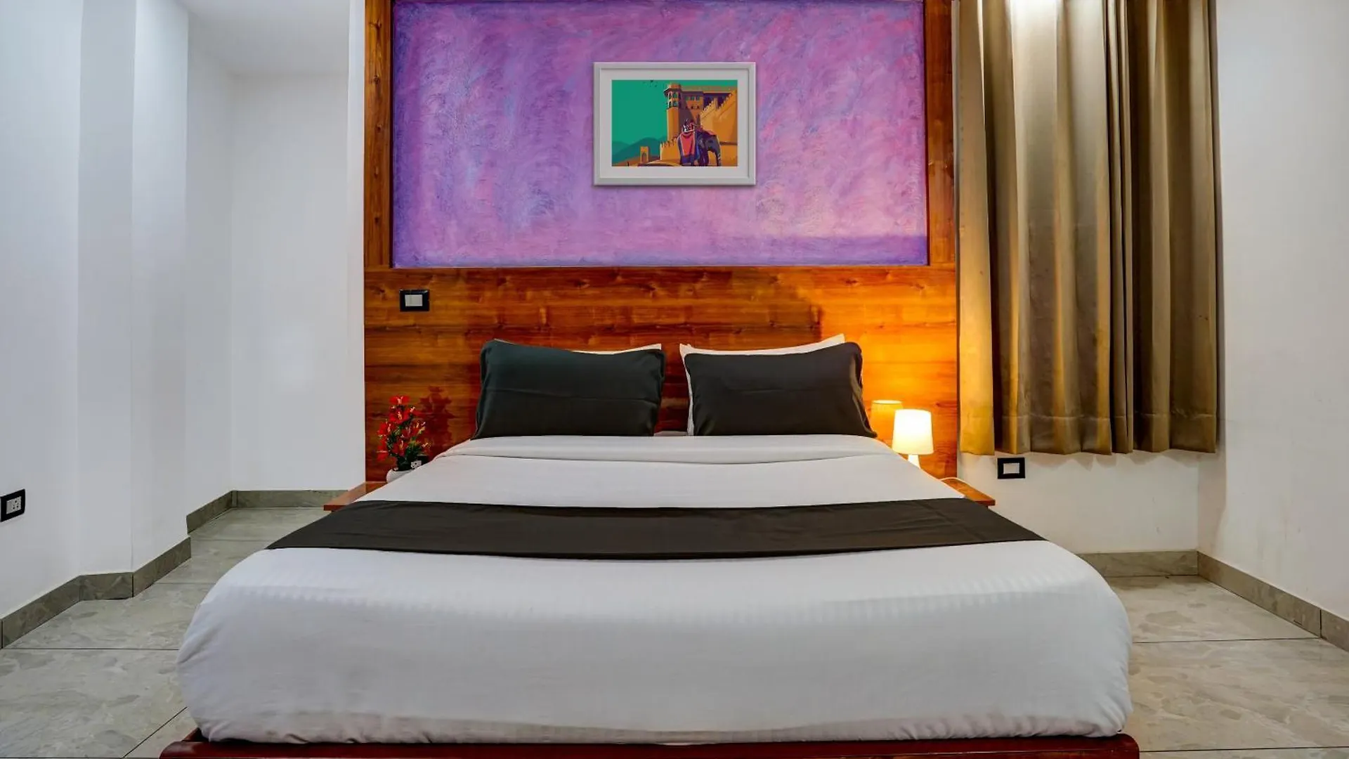 Hotel Hight Krone A Family Hotel Near Igi Airport Delhi New Delhi